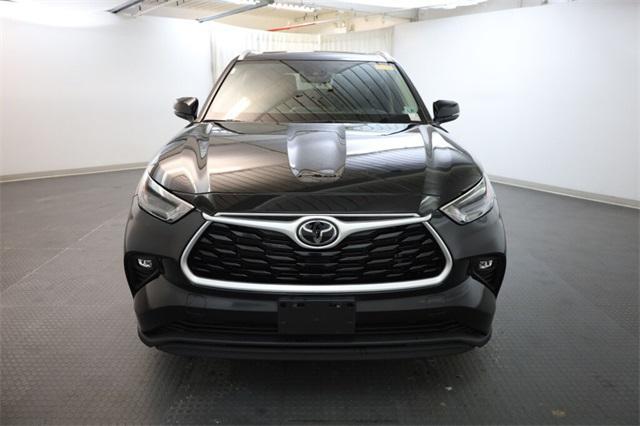 used 2022 Toyota Highlander car, priced at $34,938