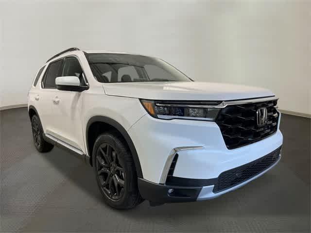 new 2025 Honda Pilot car, priced at $54,395