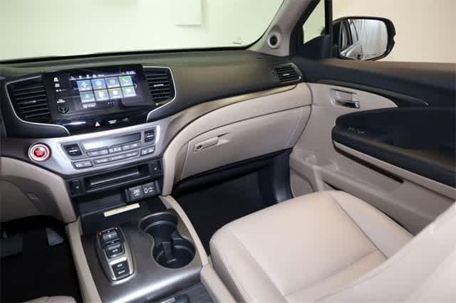 used 2022 Honda Pilot car, priced at $31,663