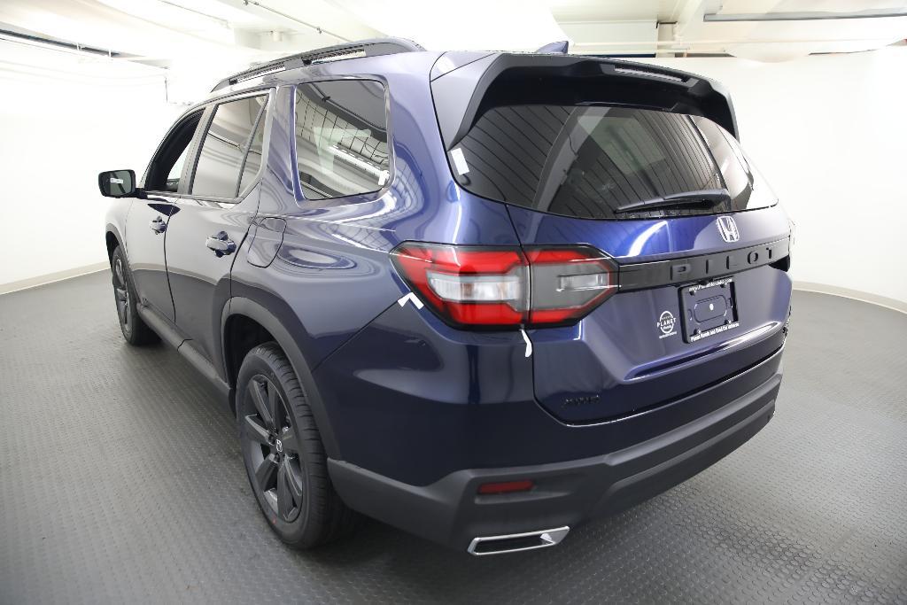 new 2025 Honda Pilot car, priced at $43,750