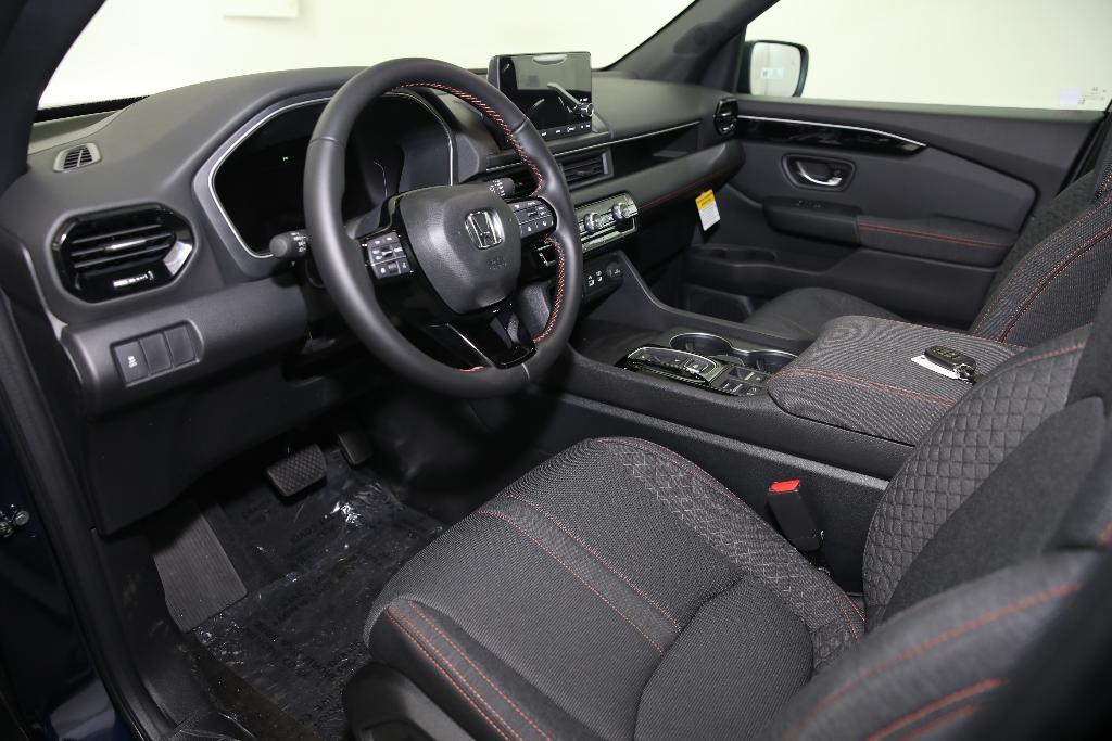 new 2025 Honda Pilot car, priced at $43,750