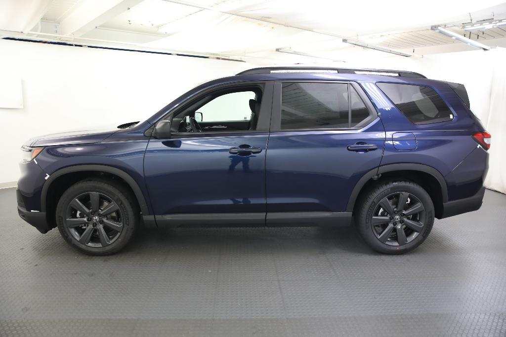 new 2025 Honda Pilot car, priced at $43,750