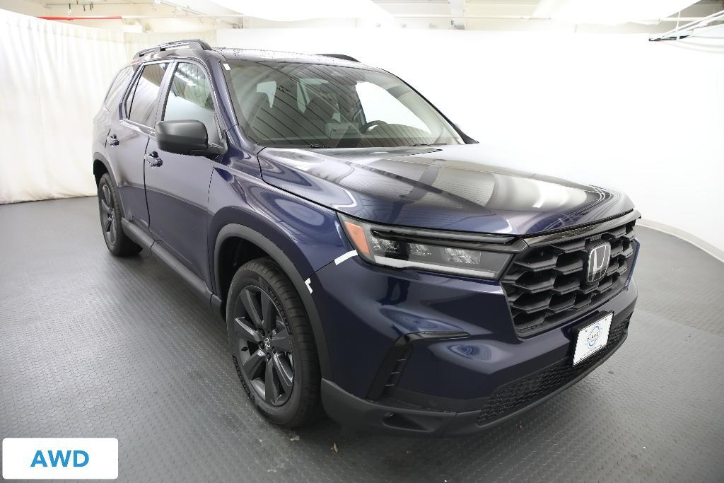 new 2025 Honda Pilot car, priced at $43,750