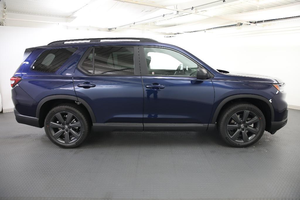 new 2025 Honda Pilot car, priced at $43,750