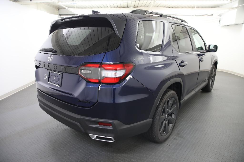 new 2025 Honda Pilot car, priced at $43,750