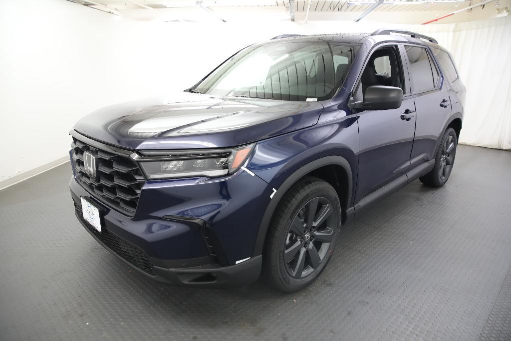 new 2025 Honda Pilot car, priced at $43,750