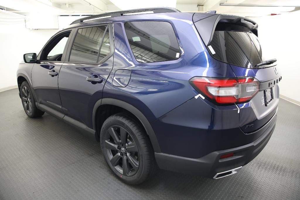 new 2025 Honda Pilot car, priced at $43,750