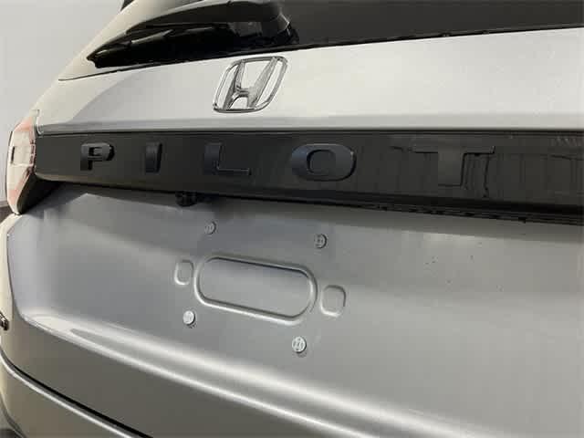 new 2025 Honda Pilot car, priced at $50,850