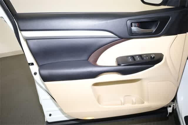 used 2018 Toyota Highlander car, priced at $21,350