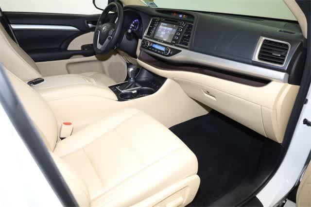 used 2018 Toyota Highlander car, priced at $21,350