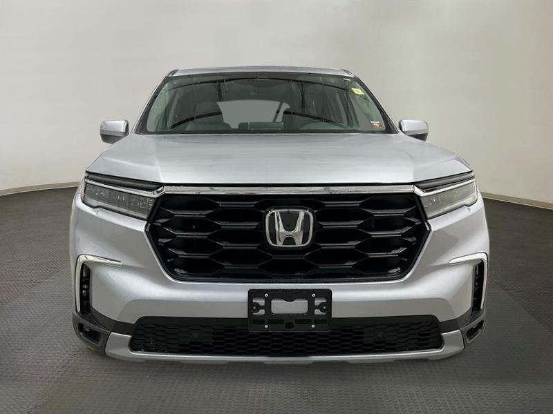 new 2025 Honda Pilot car, priced at $46,695