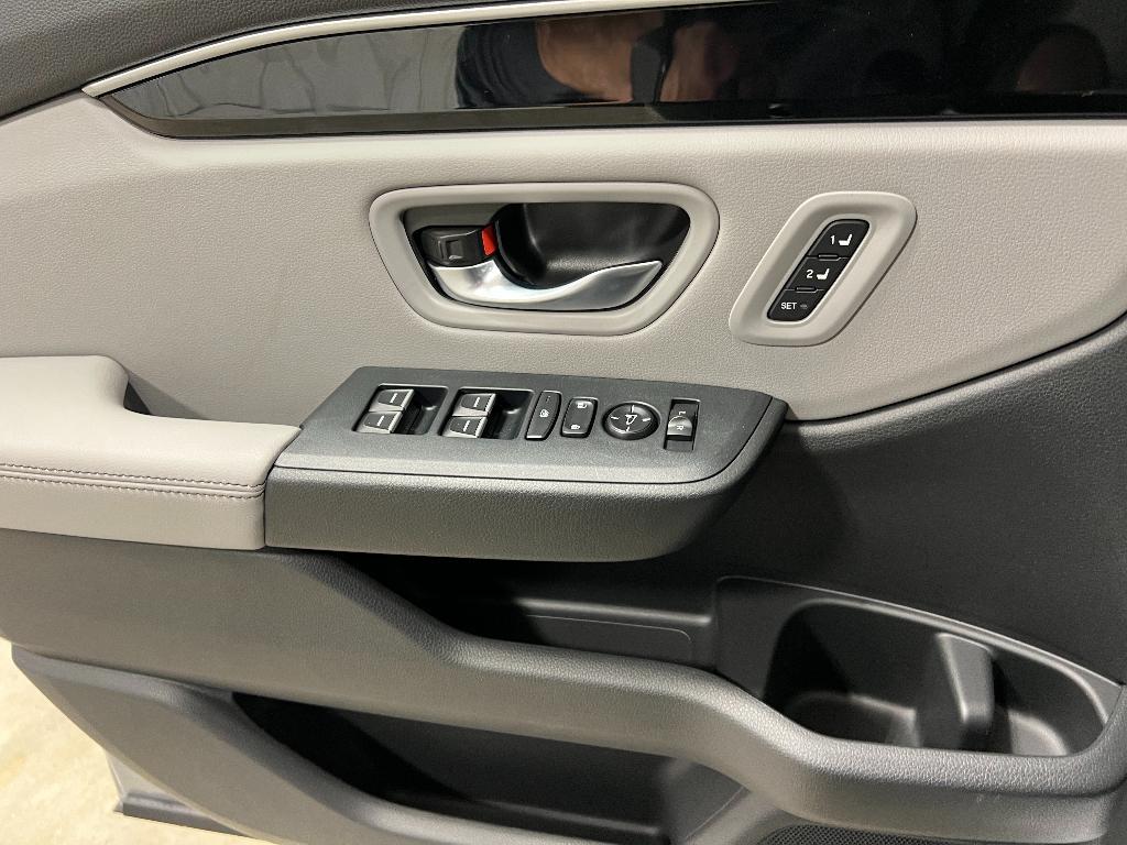 new 2025 Honda Pilot car, priced at $47,050