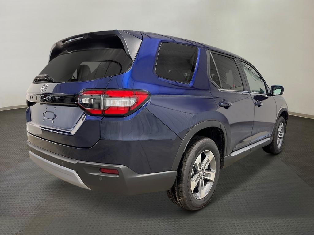 new 2025 Honda Pilot car, priced at $47,050