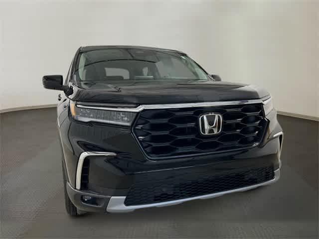 new 2025 Honda Pilot car, priced at $46,995