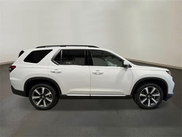 new 2025 Honda Pilot car, priced at $51,550