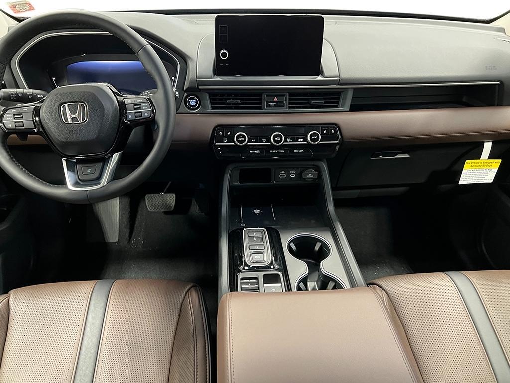 new 2025 Honda Pilot car, priced at $54,530