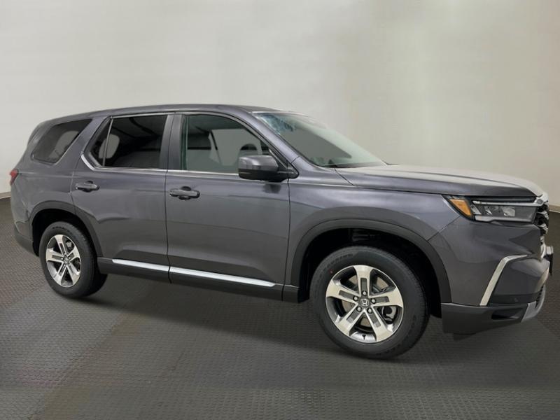 new 2025 Honda Pilot car, priced at $47,505
