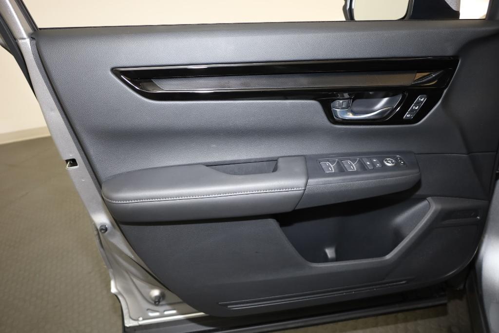used 2025 Honda CR-V car, priced at $31,559