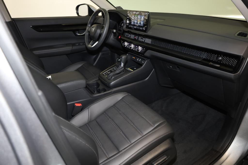 used 2025 Honda CR-V car, priced at $31,559