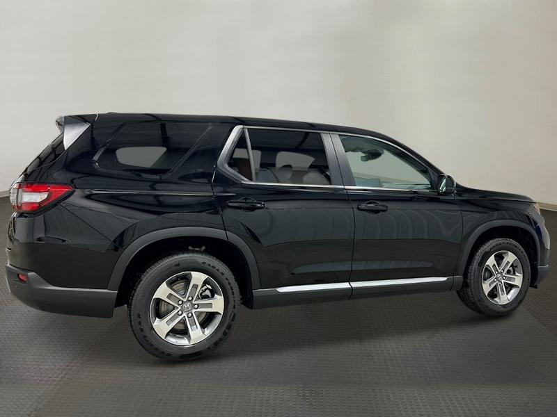 new 2025 Honda Pilot car, priced at $47,050