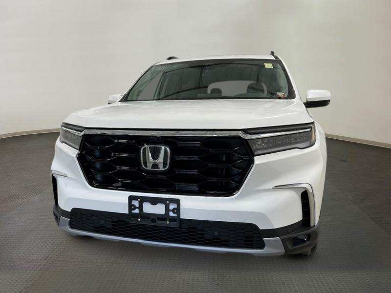 new 2025 Honda Pilot car, priced at $54,985