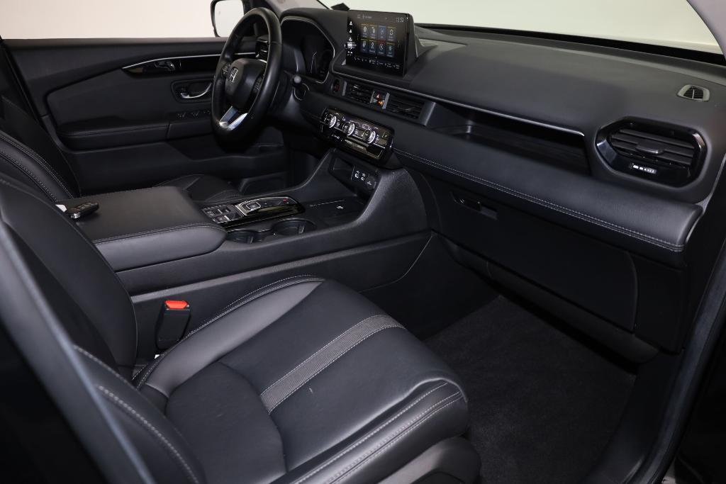 used 2024 Honda Pilot car, priced at $39,460
