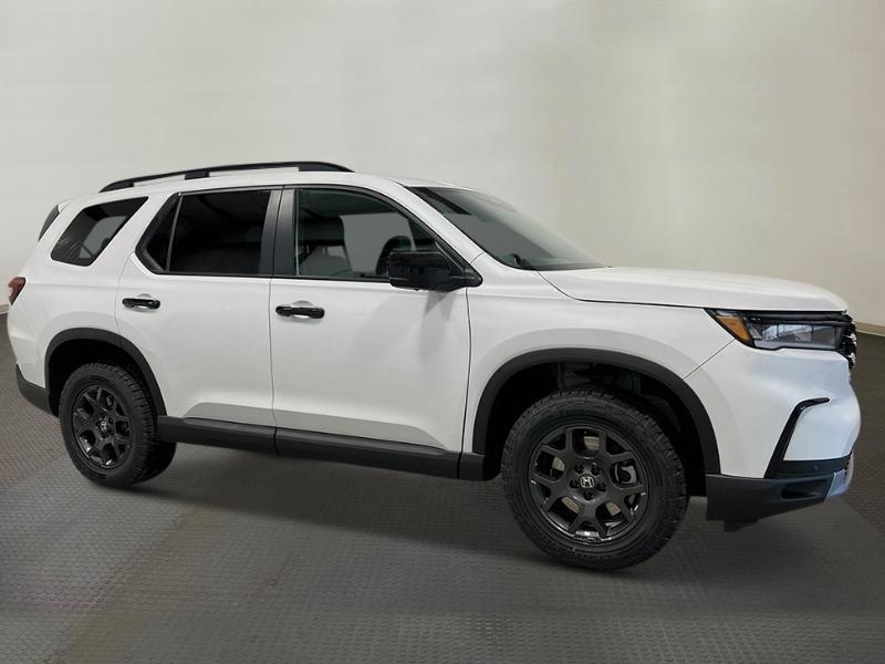 new 2025 Honda Pilot car, priced at $51,305