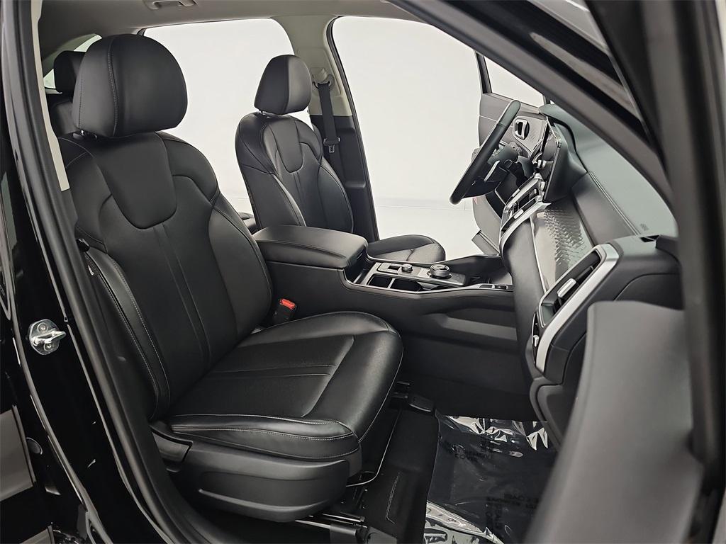 used 2022 Kia Sorento Hybrid car, priced at $24,999