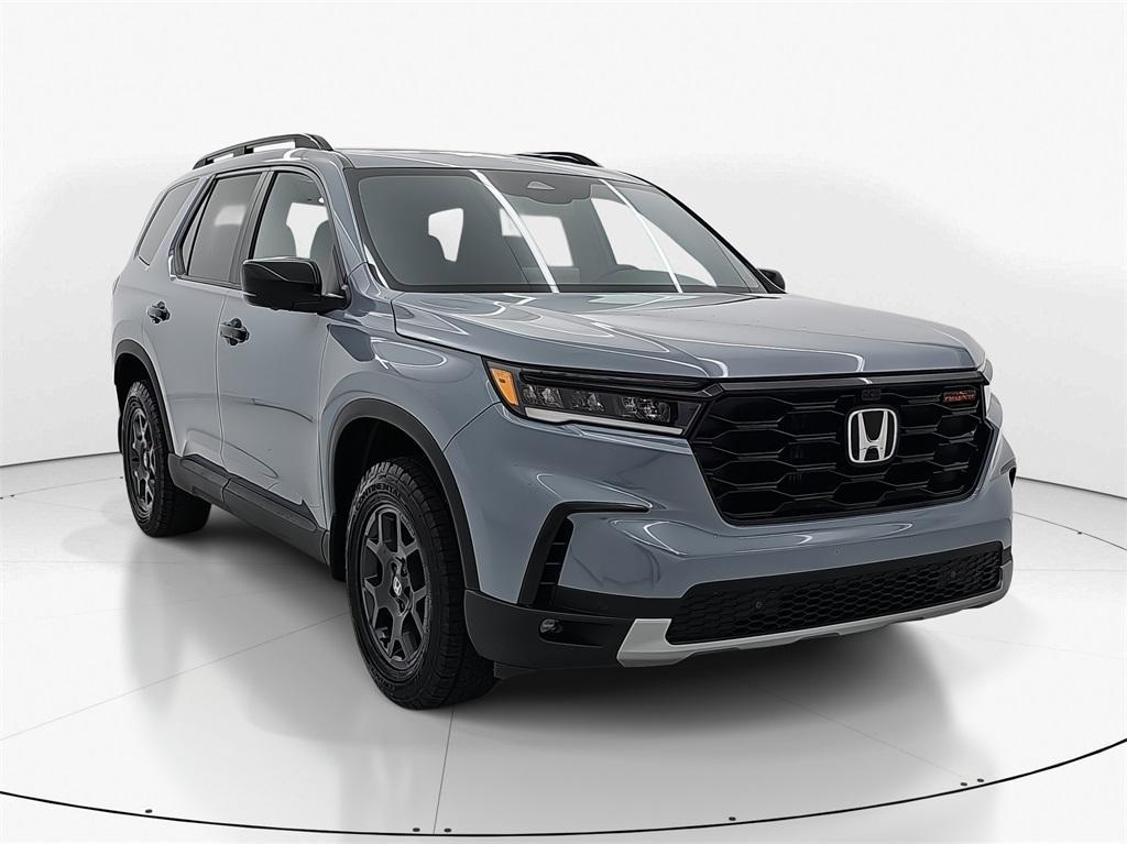 new 2025 Honda Pilot car, priced at $51,250