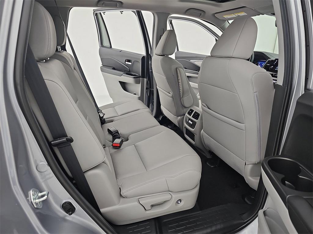 used 2022 Honda Pilot car, priced at $30,999