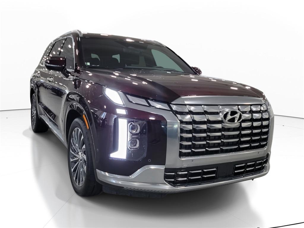 used 2025 Hyundai Palisade car, priced at $47,685