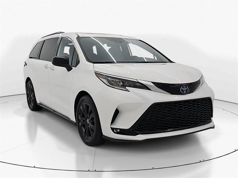 used 2022 Toyota Sienna car, priced at $38,600