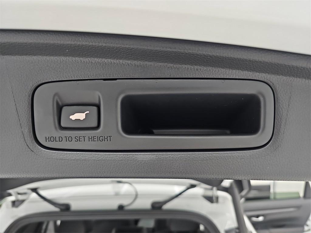 new 2026 Honda CR-V Hybrid car, priced at $40,575