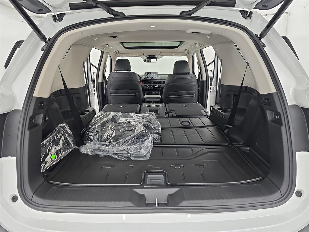 new 2025 Honda Pilot car, priced at $54,985