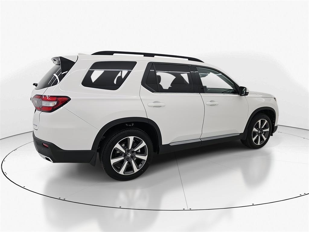 new 2025 Honda Pilot car, priced at $54,985