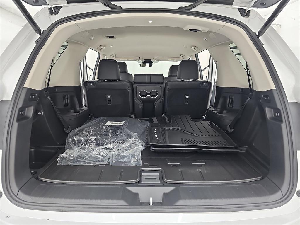 new 2025 Honda Pilot car, priced at $46,135