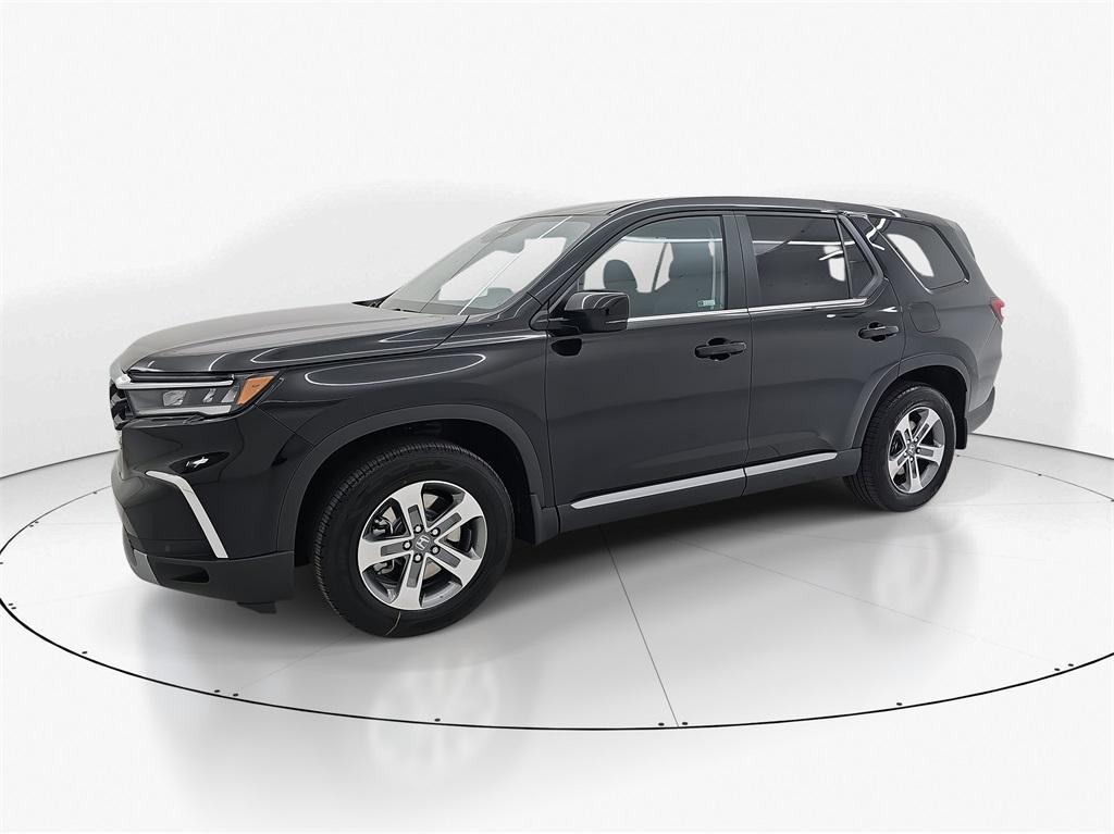 new 2025 Honda Pilot car, priced at $44,950
