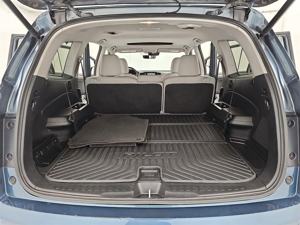 used 2022 Honda Pilot car, priced at $27,600