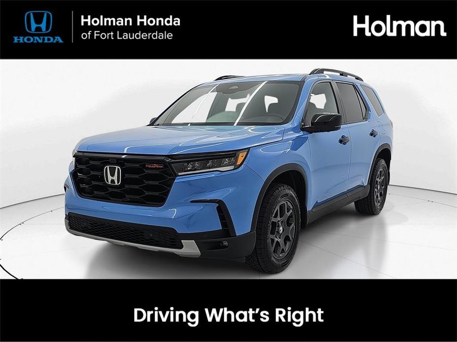 new 2025 Honda Pilot car, priced at $51,250