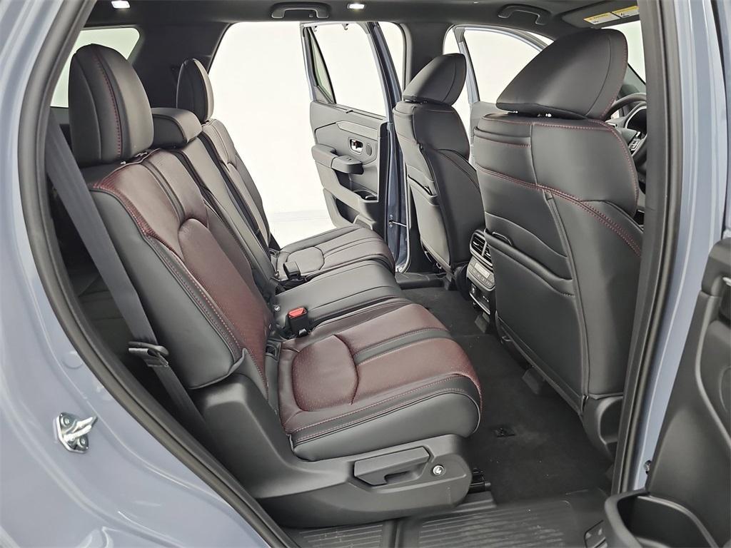 new 2025 Honda Pilot car, priced at $56,485