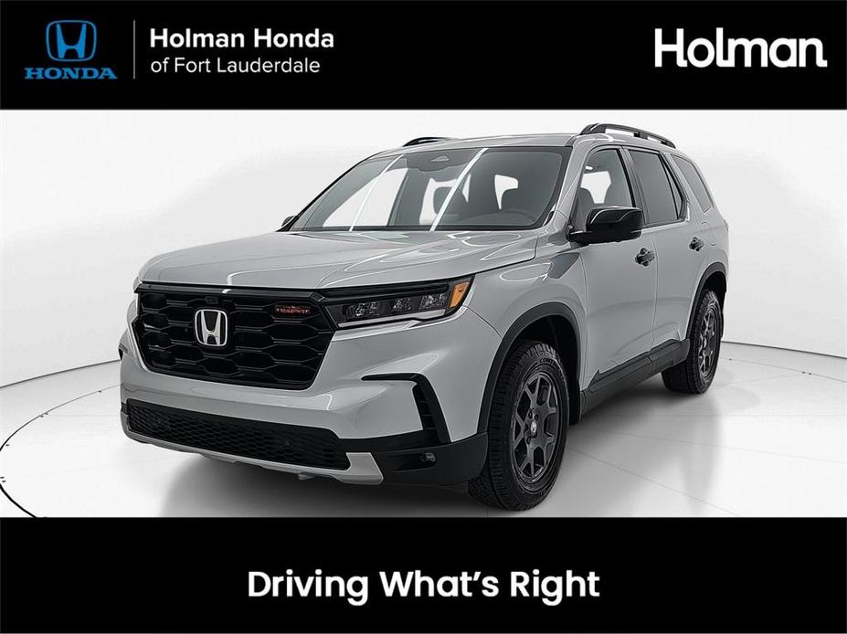 new 2025 Honda Pilot car, priced at $50,795