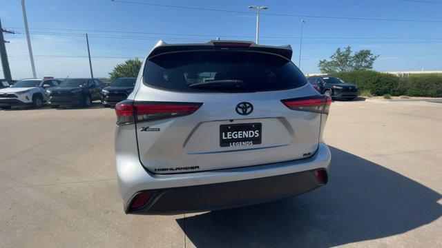 used 2022 Toyota Highlander car, priced at $32,500