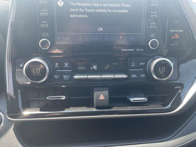 used 2022 Toyota Highlander car, priced at $32,500