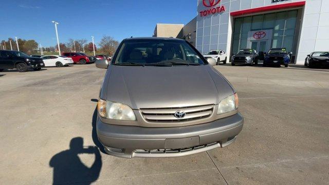 used 2003 Toyota Sienna car, priced at $3,750