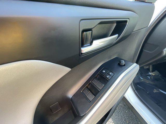 used 2022 Toyota Highlander car, priced at $37,000