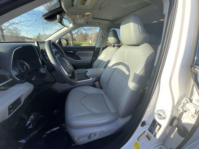 used 2022 Toyota Highlander car, priced at $37,000