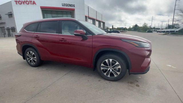 used 2025 Toyota Highlander car, priced at $50,000