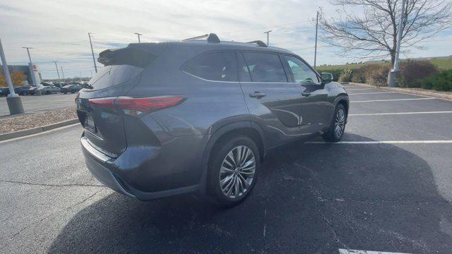 used 2020 Toyota Highlander car, priced at $30,500