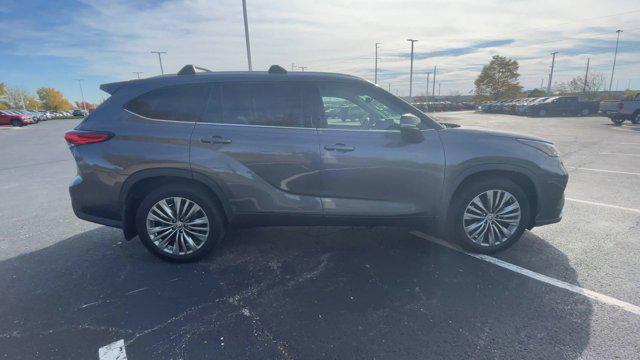 used 2020 Toyota Highlander car, priced at $30,500