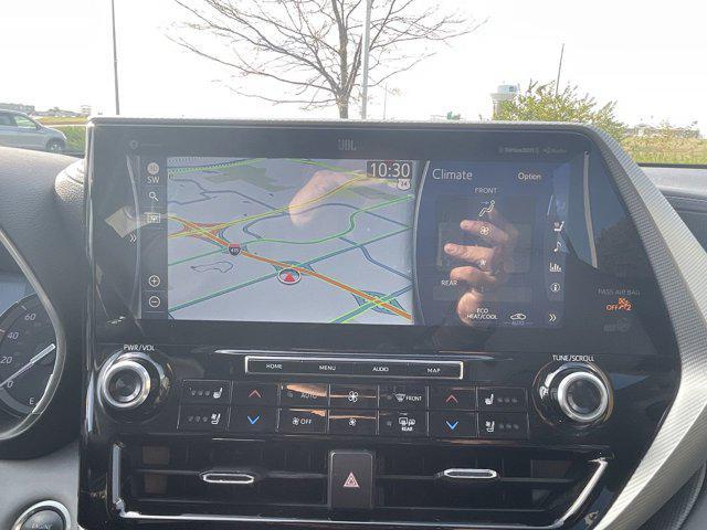 used 2020 Toyota Highlander car, priced at $30,500